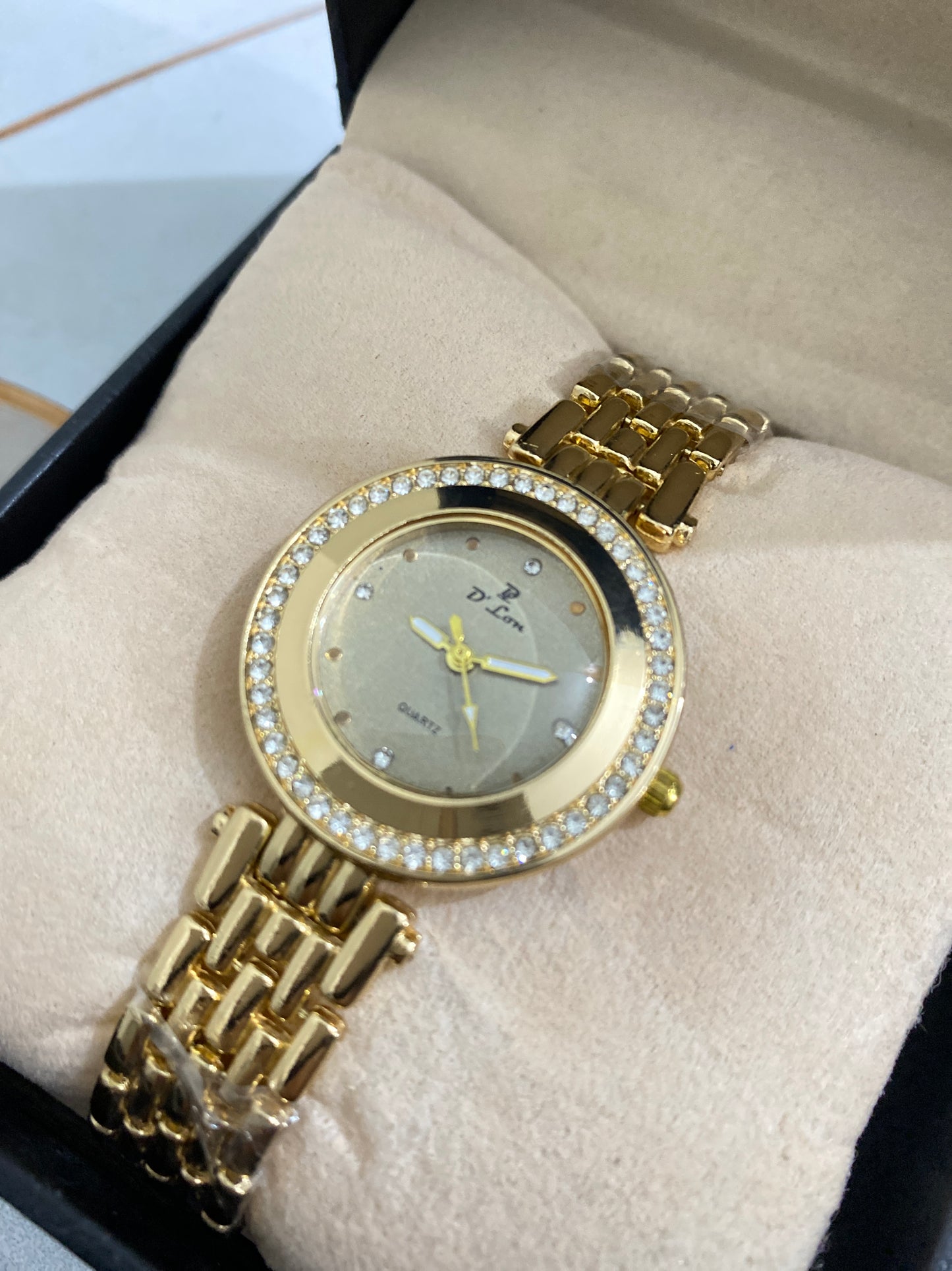 Golden Grace – Crystal Embellished Luxury Watch