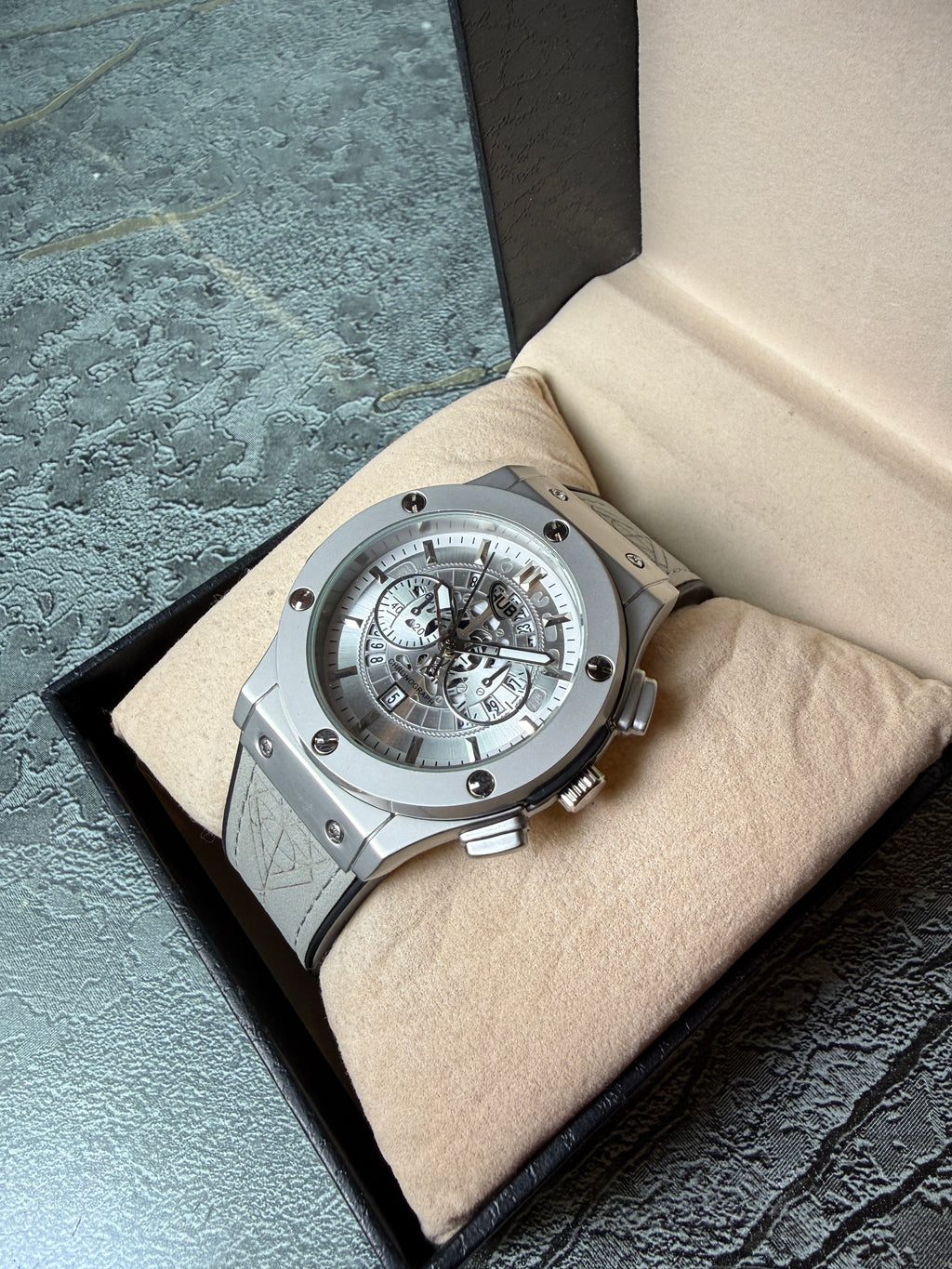Minimal Ash Grey Hologram Leather Branded Watch