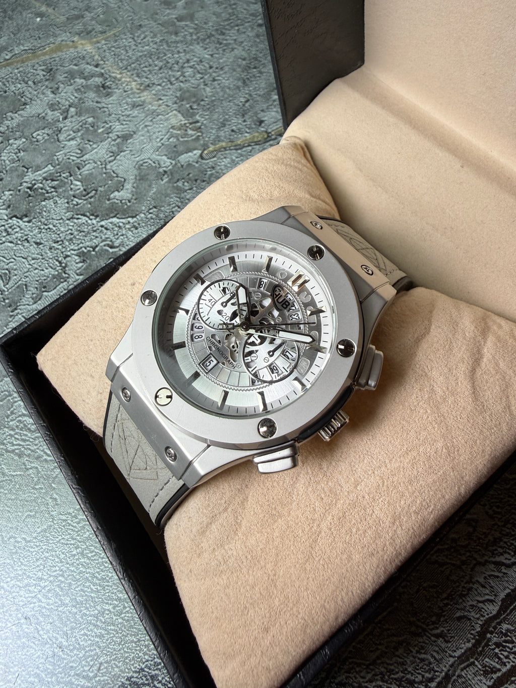 Minimal Ash Grey Hologram Leather Branded Watch