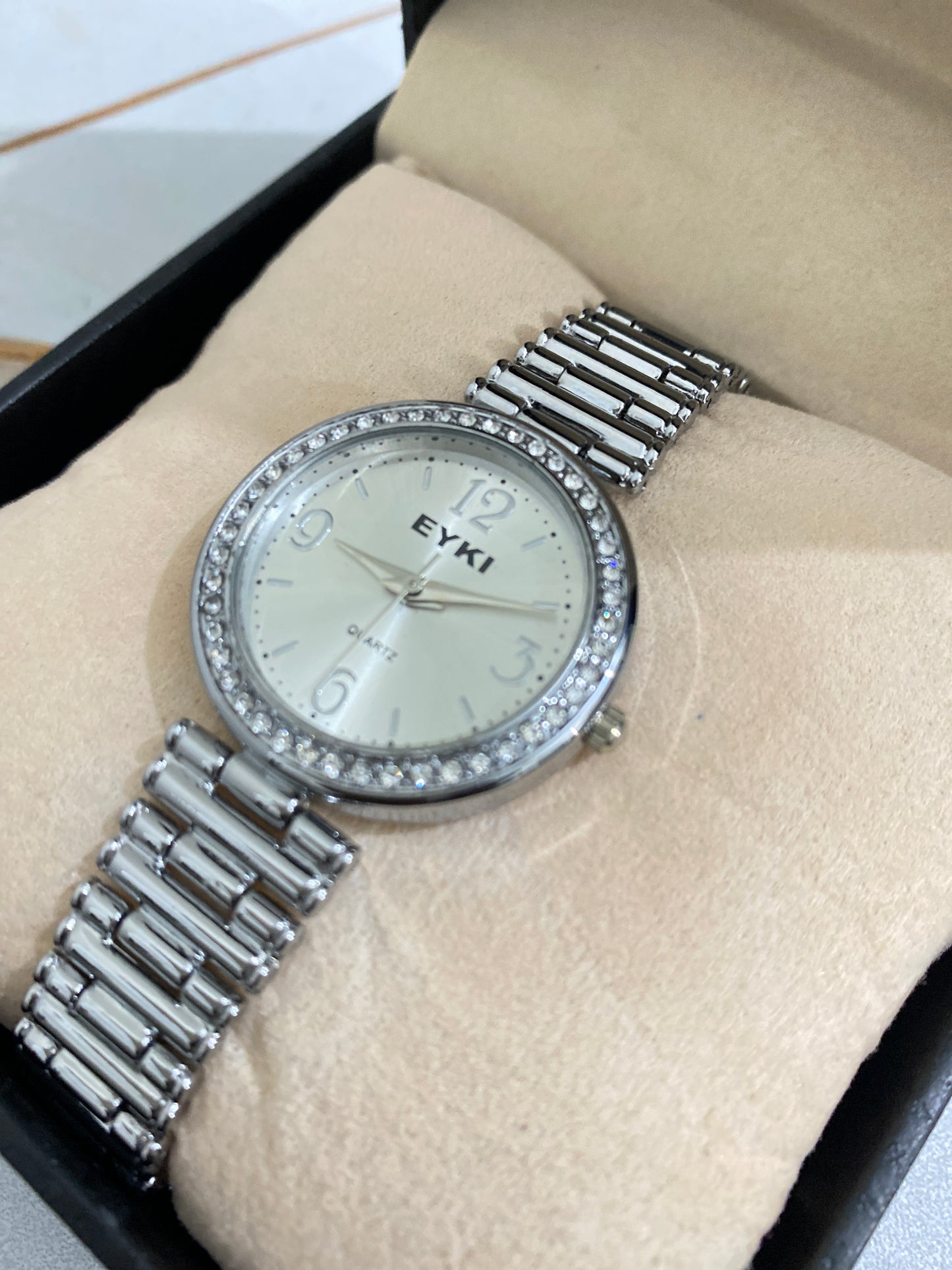EYKI Elegance – Timeless Beauty in Every Tick